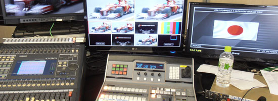 Besides the uplinks for the EBU and Sky UK we also doing the live production for TV Globo Brazil. The setup is just like the previous races. A total video production set with an HD wireless camera